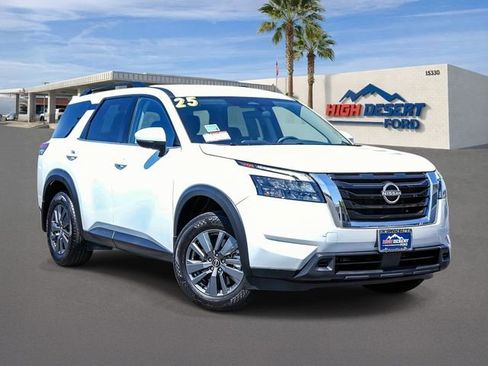 Used 2025 Nissan Pathfinder SV w/ Cargo Package FWD image 1