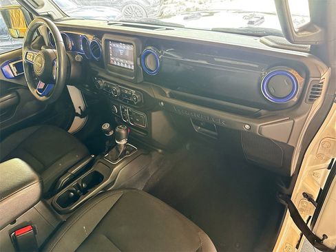 Used 2021 Jeep Wrangler Unlimited Sport image 31