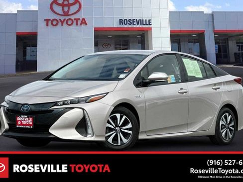 Used 2017 Toyota Prius Prime Premium image 1