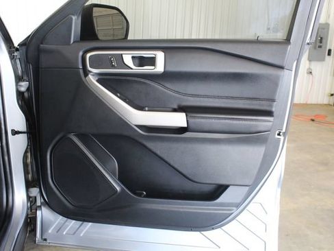 Used 2023 Ford Explorer XLT w/ Equipment Group 202A RWD image 25