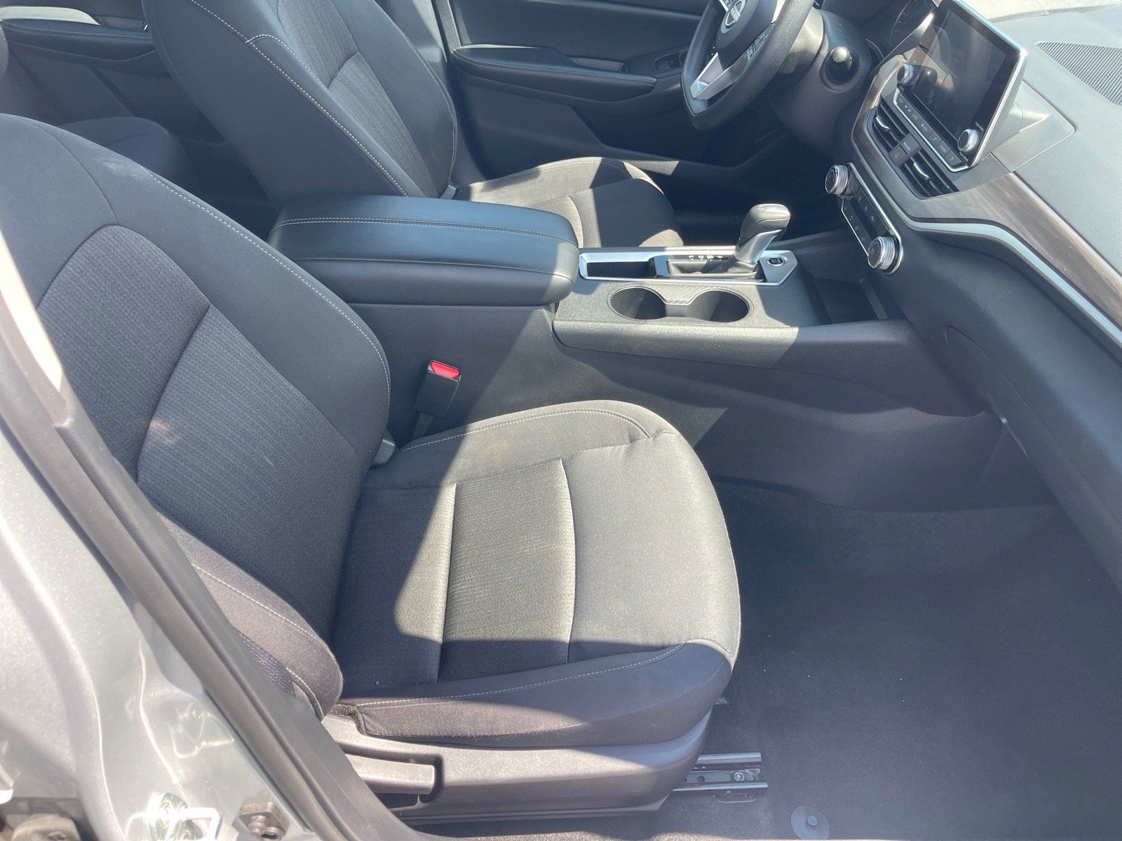 Used 2025 Nissan Altima 2.5 SV FWD image 18
