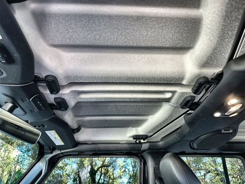 Used 2023 Jeep Gladiator Overland image 21