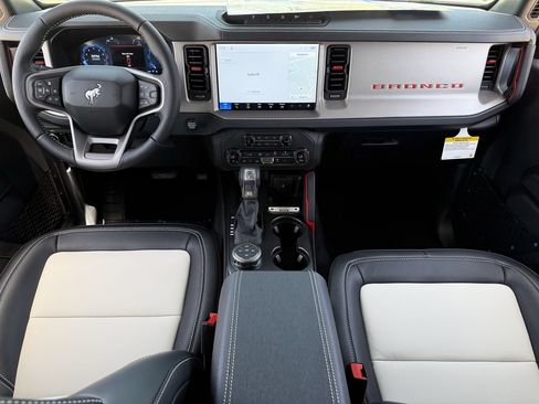 New 2026 Ford Bronco Outer Banks AWD/4WD image 9