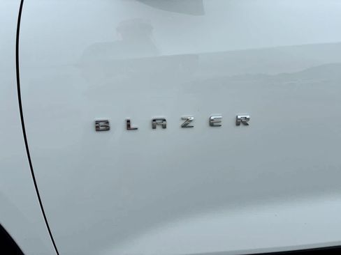 Used 2025 Chevrolet Blazer LT FWD image 29