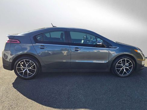 Used 2013 Chevrolet Volt Premium w/ Premium Trim Package image 2