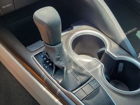 Used 2022 Toyota Camry LE FWD image 31