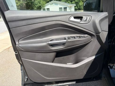 Used 2018 Ford Escape SE w/ SE Sync 3 Package FWD image 17