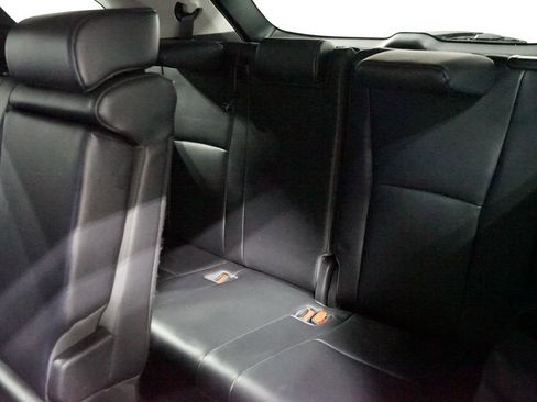 Used 2023 Toyota Highlander XLE image 30