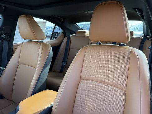 Certified 2025 Lexus IS 350 F Sport image 18