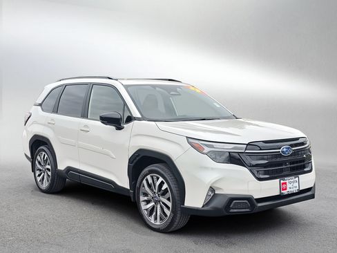 Used 2025 Subaru Forester Touring AWD/4WD image 8