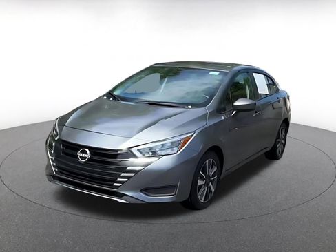 Used 2025 Nissan Versa SV image 7