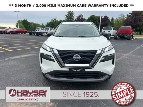 Used 2023 Nissan Rogue S AWD/4WD image 3