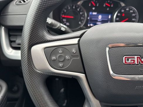 Used 2024 GMC Terrain SLE w/ Driver Convenience Package image 16