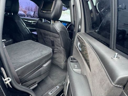 Used 2015 Cadillac Escalade Platinum image 5