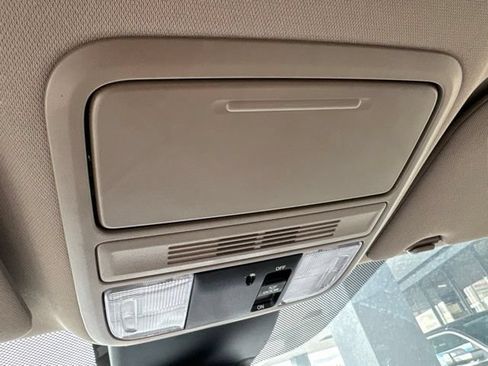 Used 2024 Honda Odyssey EX image 16