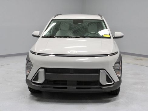 Certified 2025 Hyundai Kona SEL FWD image 8