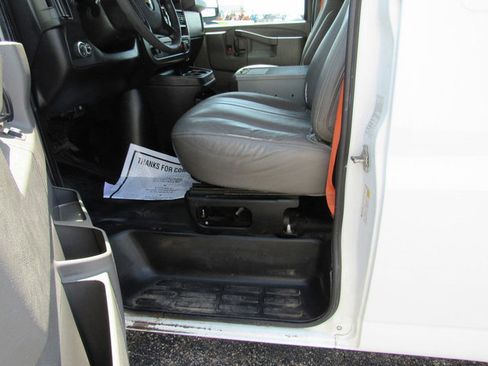 Used 2016 Chevrolet Express 2500 RWD image 30
