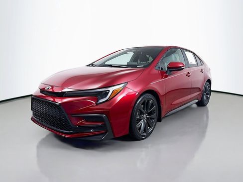 Used 2025 Toyota Corolla SE image 3