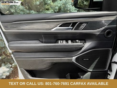 Used 2022 Jeep Wagoneer Series III w/ Rear Seat Video Group 1 AWD/4WD image 19