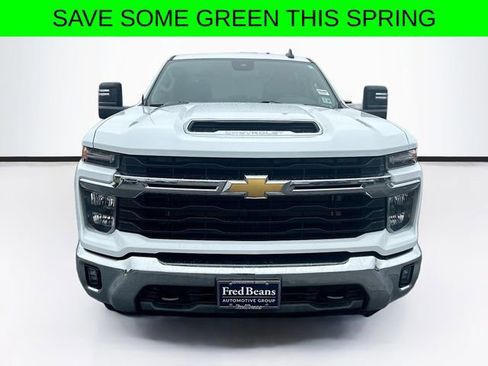 Used 2025 Chevrolet Silverado 2500 LT w/ Convenience Package AWD/4WD image 2