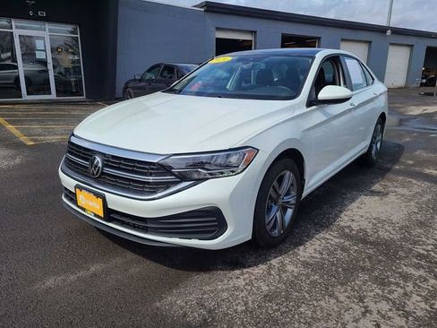 Used 2024 Volkswagen Jetta SE w/ Panoramic Sunroof Package FWD image 1