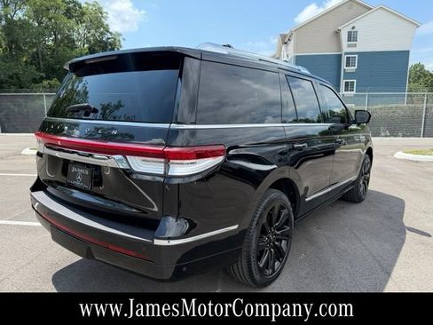 Used 2022 Lincoln Navigator Reserve AWD/4WD image 6