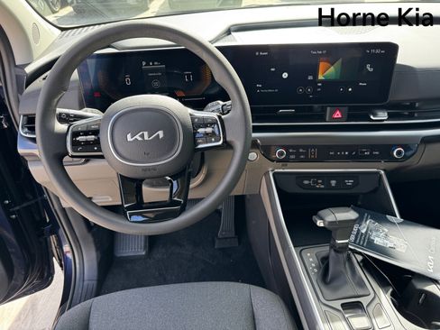 New 2026 Kia Carnival LX image 13