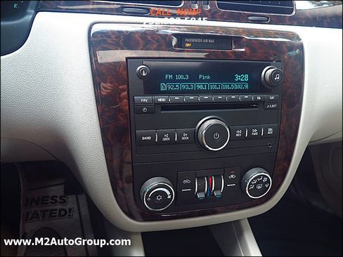 Used 2014 Chevrolet Impala LT w/ LT Sunroof Package image 9