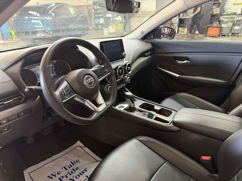 Used 2022 Nissan Sentra SR w/ SR Premium Package FWD image 10