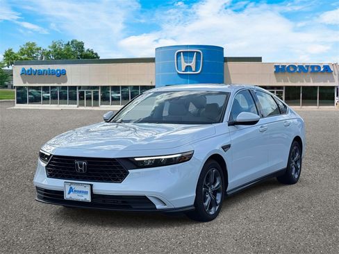 Certified 2023 Honda Accord EX image 2