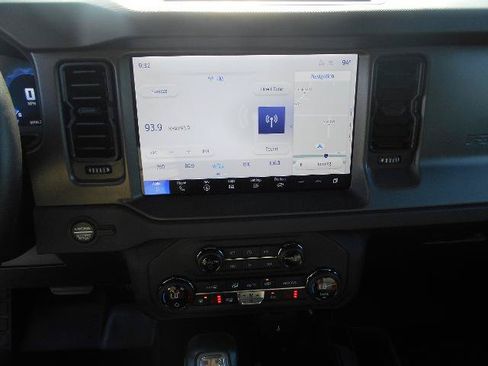 Certified 2025 Ford Bronco Badlands AWD/4WD image 9