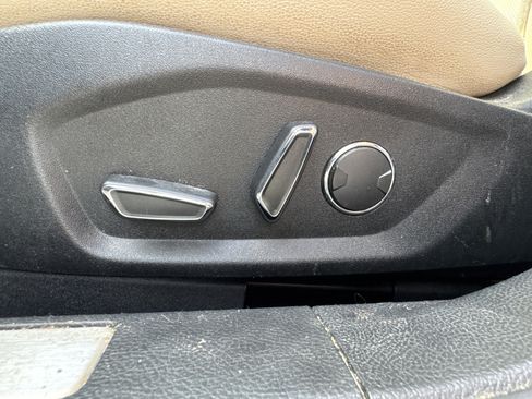 Used 2018 Ford Fusion Energi Titanium FWD image 10