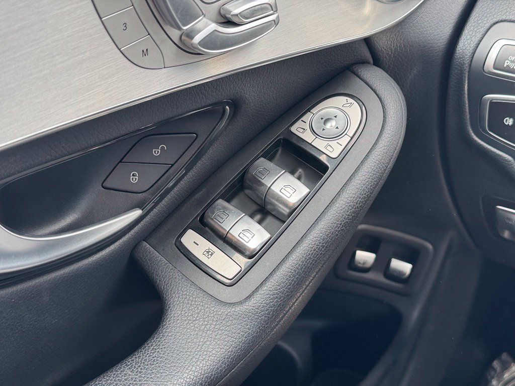 Used 2019 Mercedes-Benz GLC 350e 4MATIC image 28