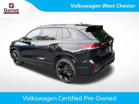 Certified 2025 Volkswagen Tiguan SE R-Line AWD/4WD image 3