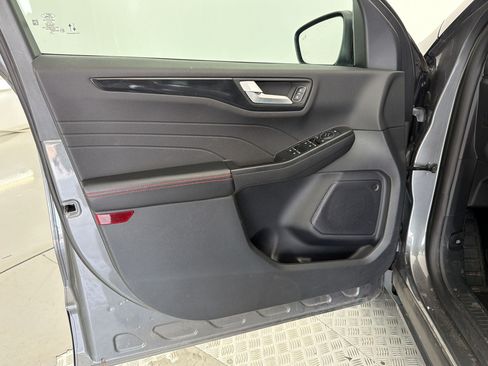 Used 2025 Ford Escape ST-Line FWD image 14