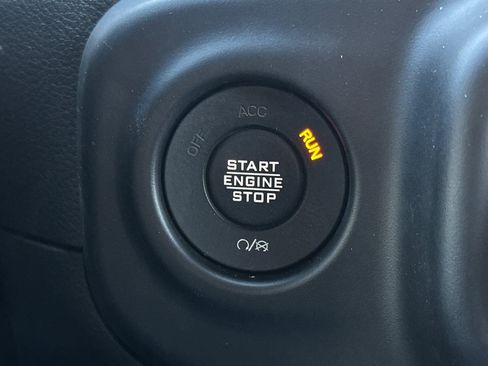 Used 2020 Jeep Wrangler Sport image 23