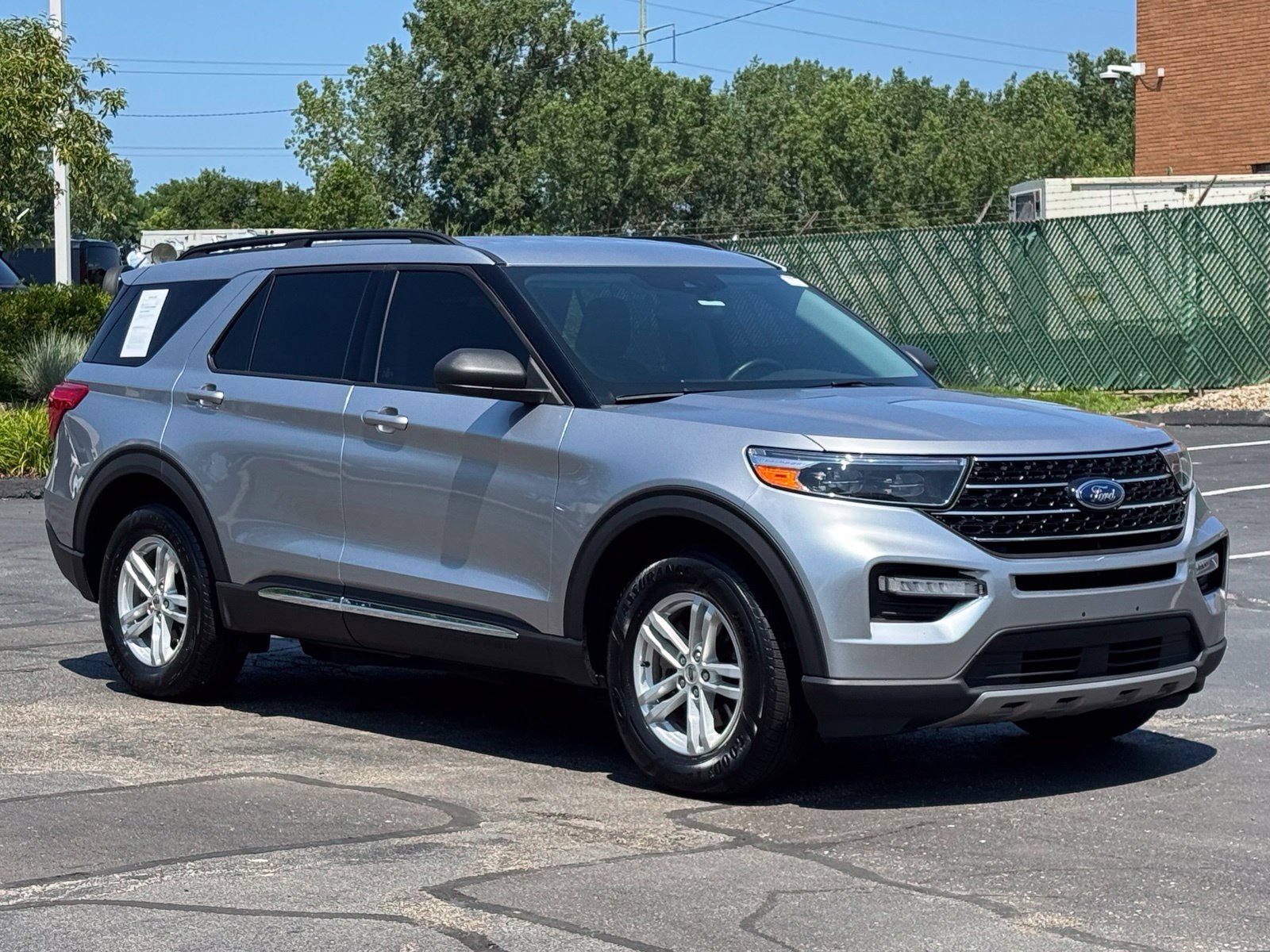 Used 2020 Ford Explorer XLT w/ Equipment Group 202A AWD/4WD image 2
