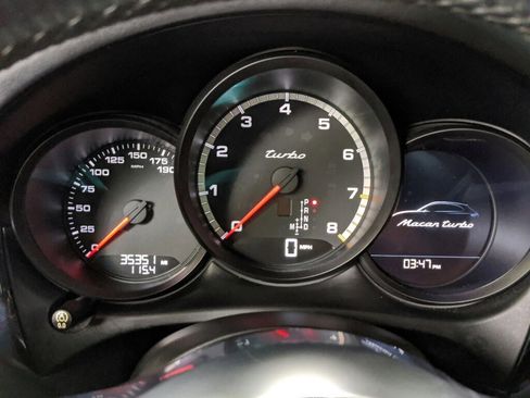 Used 2018 Porsche Macan Turbo image 20