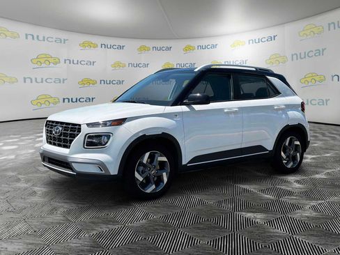 New 2025 Hyundai Venue Limited image 3