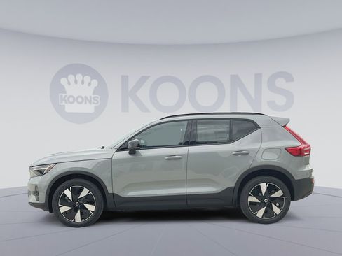 New 2026 Volvo EX40 Plus w/ Climate Package image 2