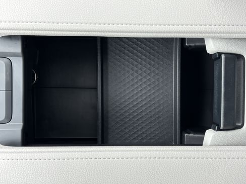 Used 2025 Toyota Grand Highlander Limited AWD image 43