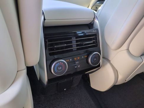 New 2026 Land Rover Range Rover Long Wheelbase SE AWD/4WD image 13
