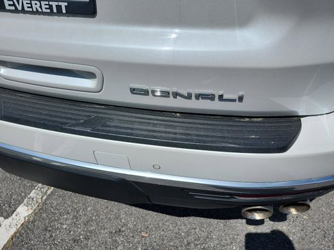 Used 2024 GMC Yukon Denali image 4