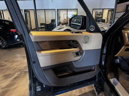 Used 2019 Land Rover Range Rover Supercharged AWD/4WD image 9