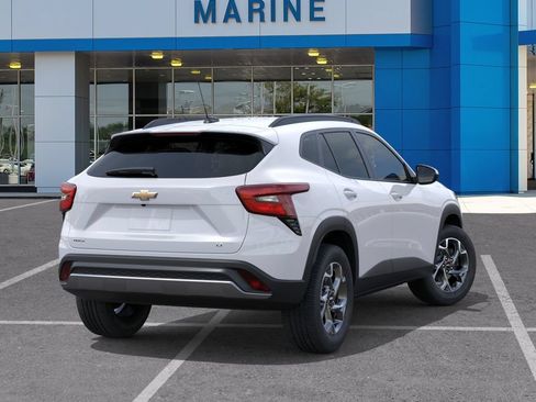 New 2026 Chevrolet Trax LT w/ Sunroof Package FWD image 4