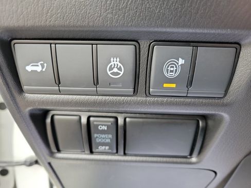 Used 2024 Nissan Armada SL w/ Captain's Chairs Package image 24