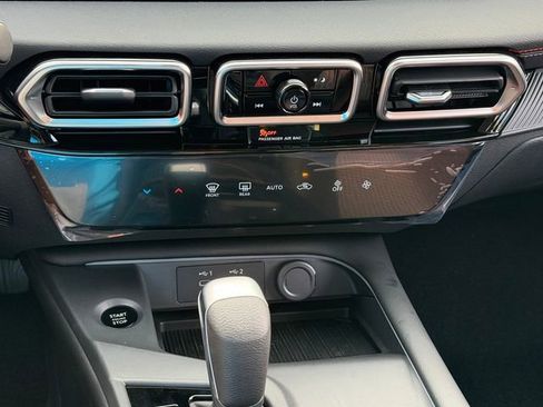 New 2026 Nissan Sentra SR w/ Floor Mat Package FWD image 19