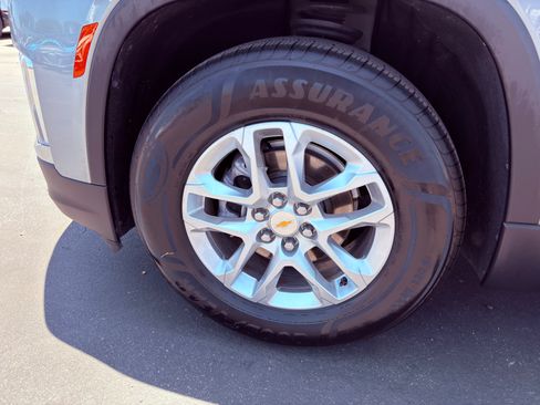 Used 2023 Chevrolet Traverse LS FWD image 37