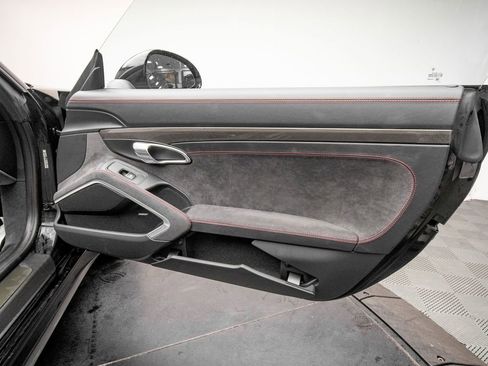 Used 2015 Porsche 911 Cabriolet image 38