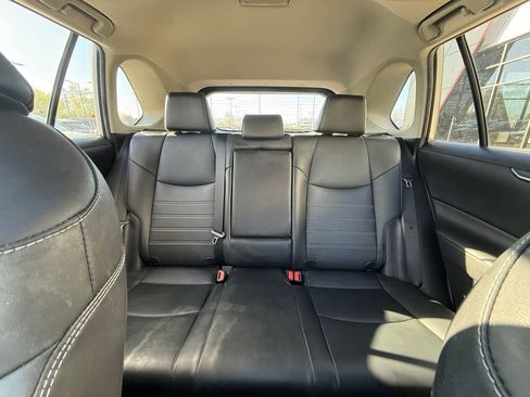 Used 2021 Toyota RAV4 XLE Premium image 22